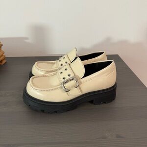 Vagabond Cream Loafers with Buckle and Black Sole 36 6